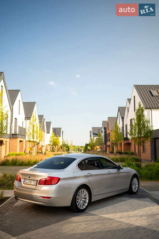 Седан BMW 5 Series 2013 в Львове