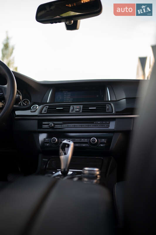Седан BMW 5 Series 2013 в Львове