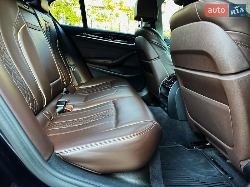 Седан BMW 5 Series 2016 в Киеве