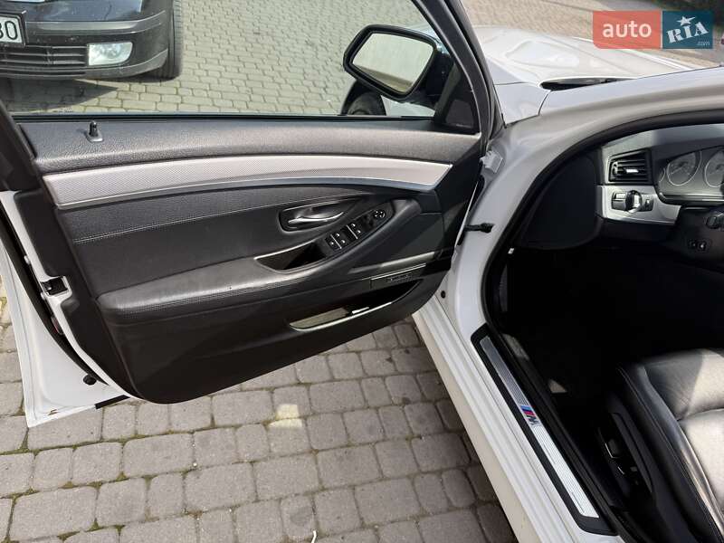 Седан BMW 5 Series 2014 в Львове