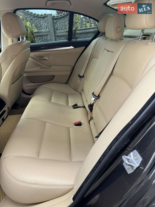 Седан BMW 5 Series 2016 в Хмельницком