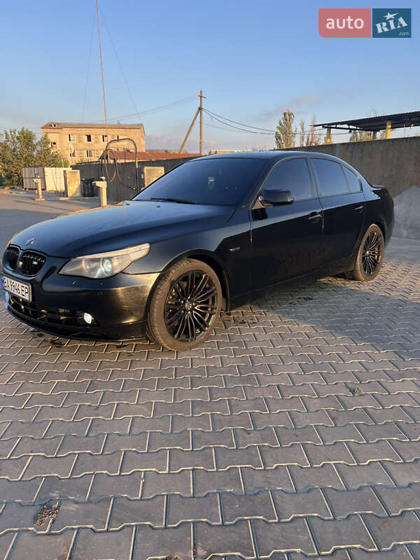 BMW 5 Series 2004
