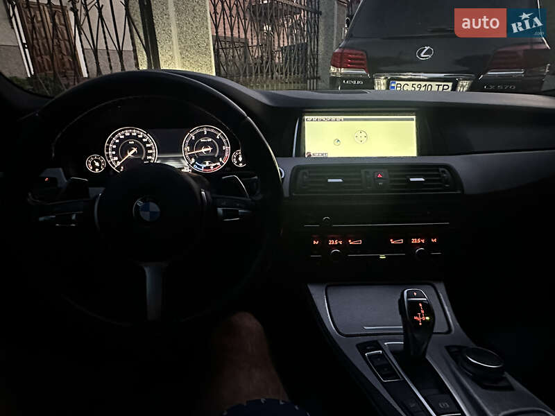 Седан BMW 5 Series 2016 в Львові