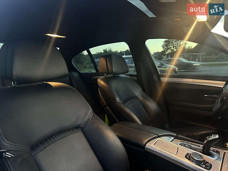 Седан BMW 5 Series 2016 в Львові