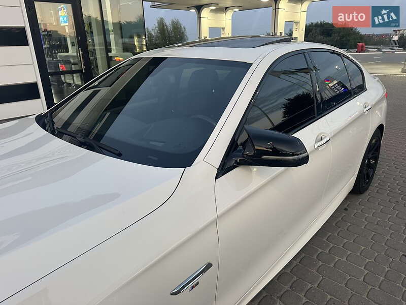 Седан BMW 5 Series 2016 в Львові