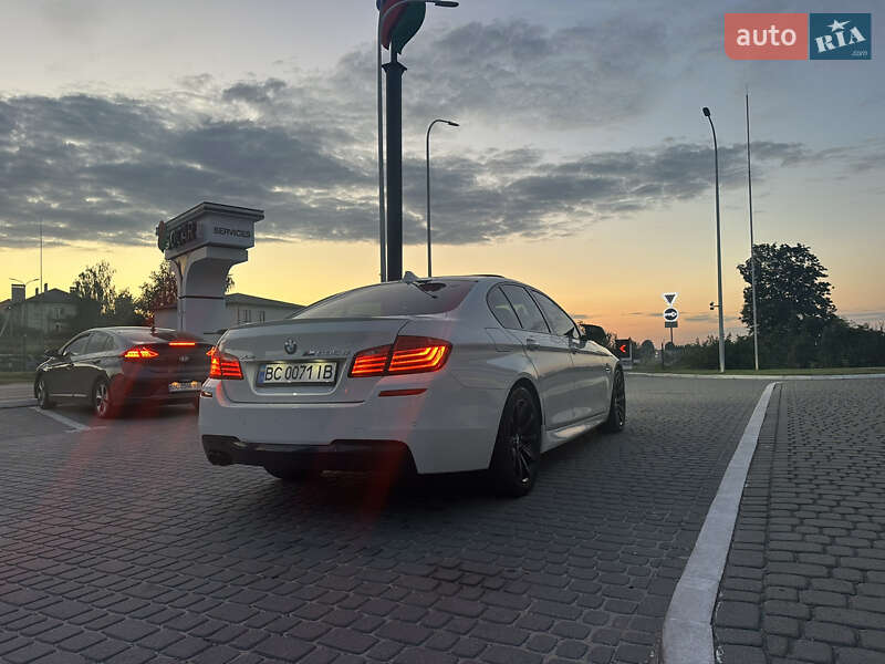 Седан BMW 5 Series 2016 в Львові