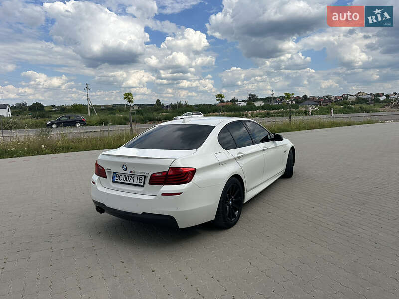 Седан BMW 5 Series 2016 в Львові