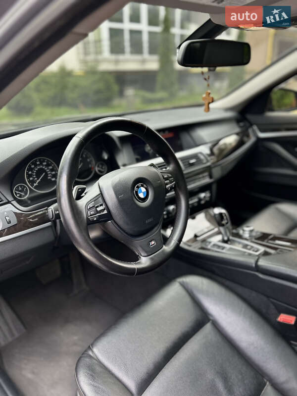 Седан BMW 5 Series 2013 в Львові