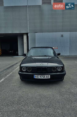 Седан BMW 5 Series 1989 в Днепре