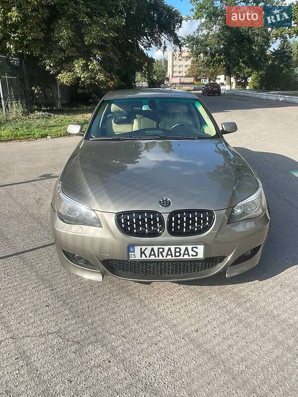 Седан BMW 5 Series 2004 в Карлівці