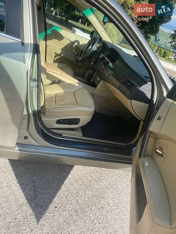 Седан BMW 5 Series 2004 в Карлівці