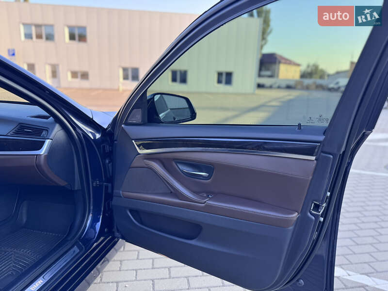 Седан BMW 5 Series 2016 в Запорожье