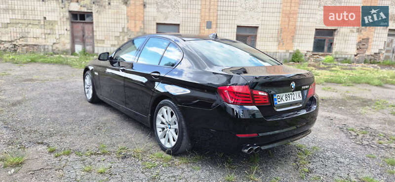 Седан BMW 5 Series 2011 в Дубні