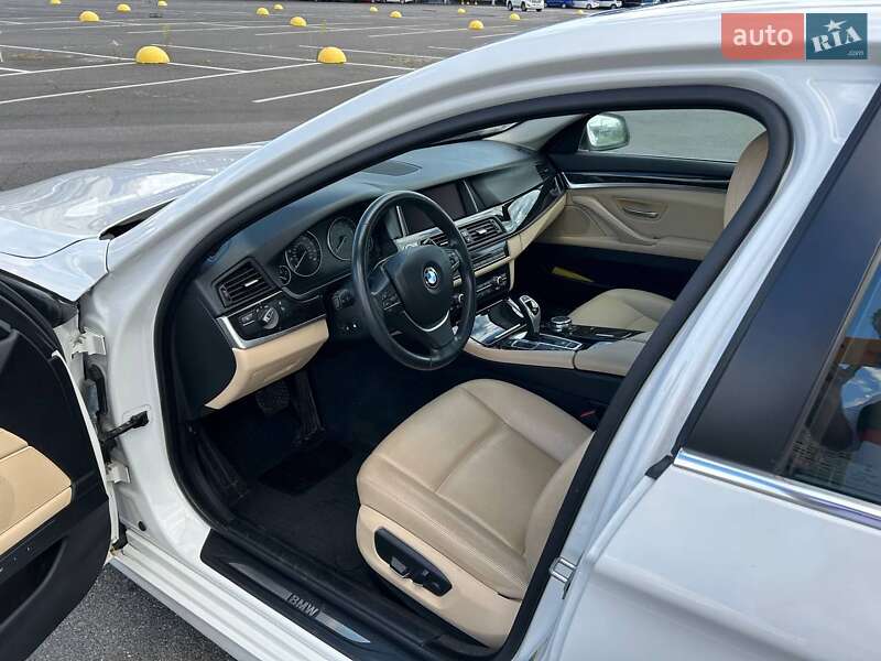 Седан BMW 5 Series 2016 в Львове