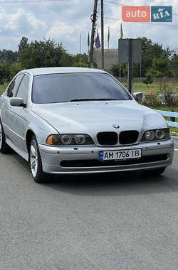 Седан BMW 5 Series 2001 в Малині