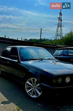 Седан BMW 5 Series 1990 в Києві