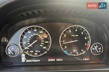 Седан BMW 5 Series 2012 в 