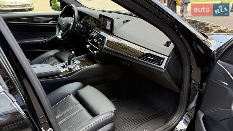 Седан BMW 5 Series 2017 в Львове