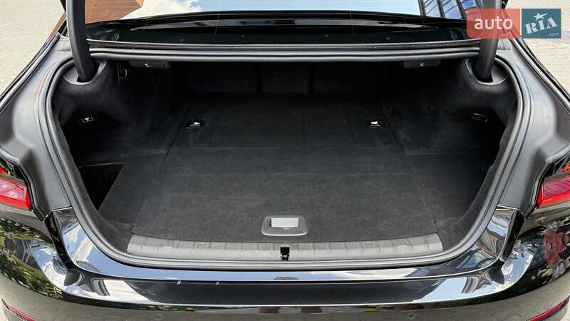 Седан BMW 5 Series 2017 в Львове