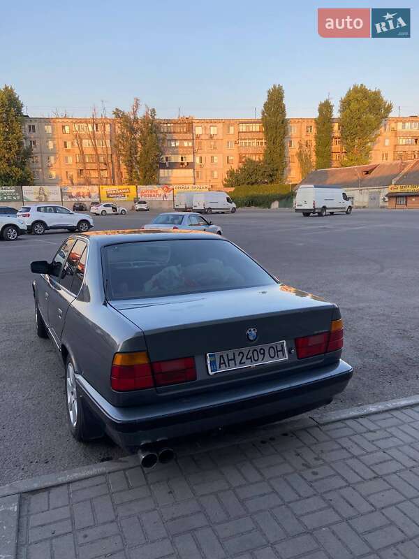 Седан BMW 5 Series 1990 в Павлограді