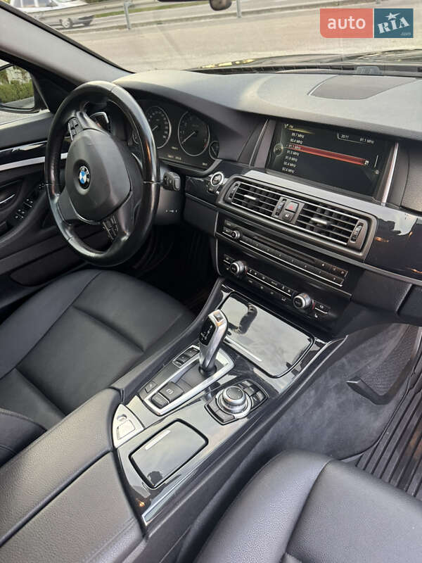 Седан BMW 5 Series 2016 в Львове