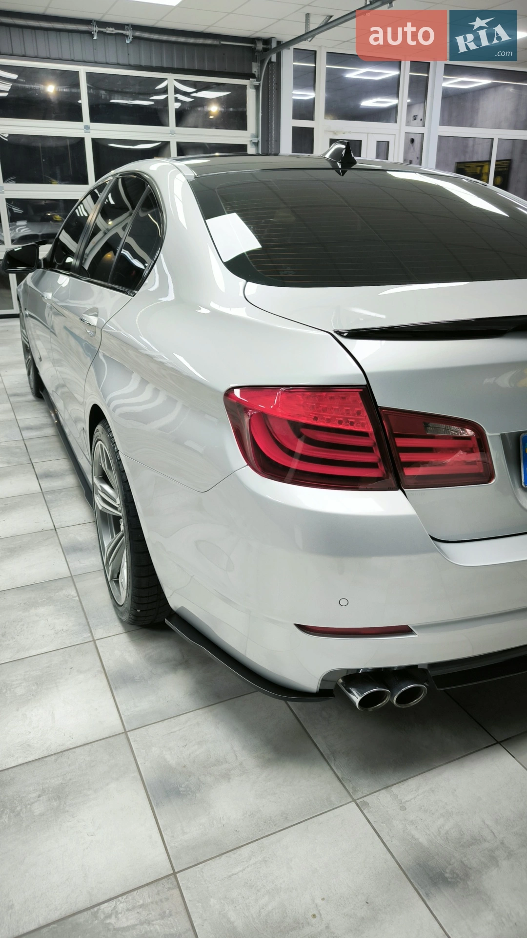 2010 BMW 5er - мініатюра 11