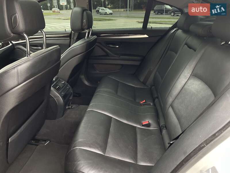 Седан BMW 5 Series 2013 в Львові