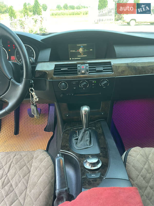 Седан BMW 5 Series 2005 в Чернівцях