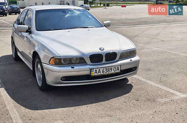 Седан BMW 5 Series 2000 в Киеве