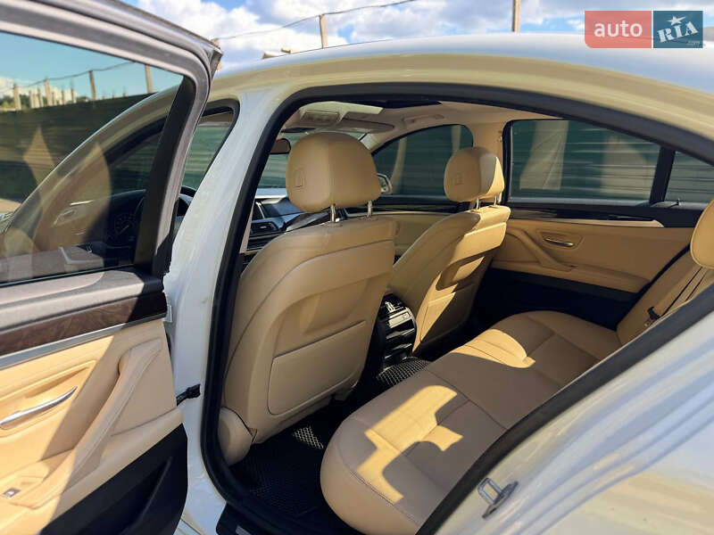 Седан BMW 5 Series 2015 в Киеве