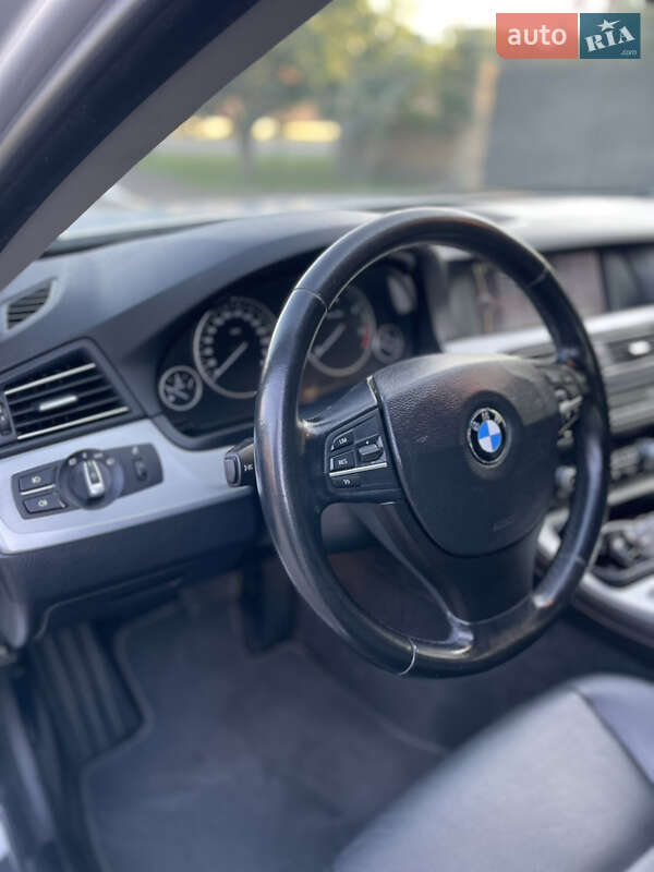 Седан BMW 5 Series 2010 в Луцке
