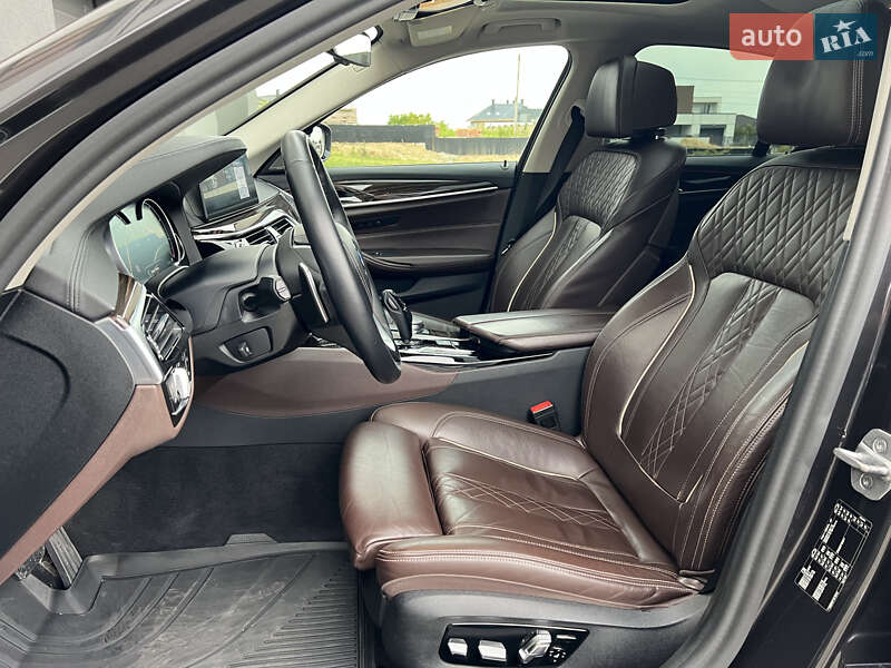 Седан BMW 5 Series 2017 в Рівному