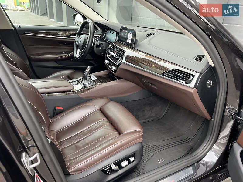 Седан BMW 5 Series 2017 в Рівному