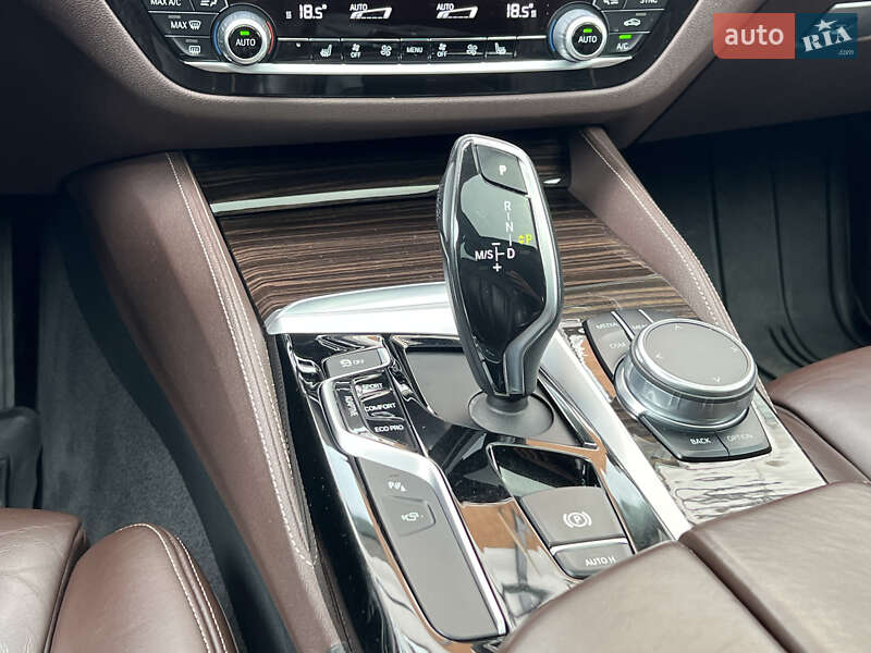 Седан BMW 5 Series 2017 в Рівному