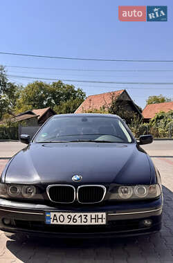 Седан BMW 5 Series 2001 в Рахове