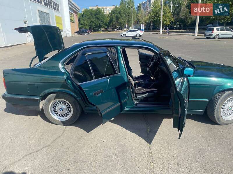 Седан BMW 5 Series 1991 в Николаеве