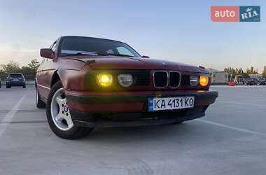 Седан BMW 5 Series 1990 в Киеве