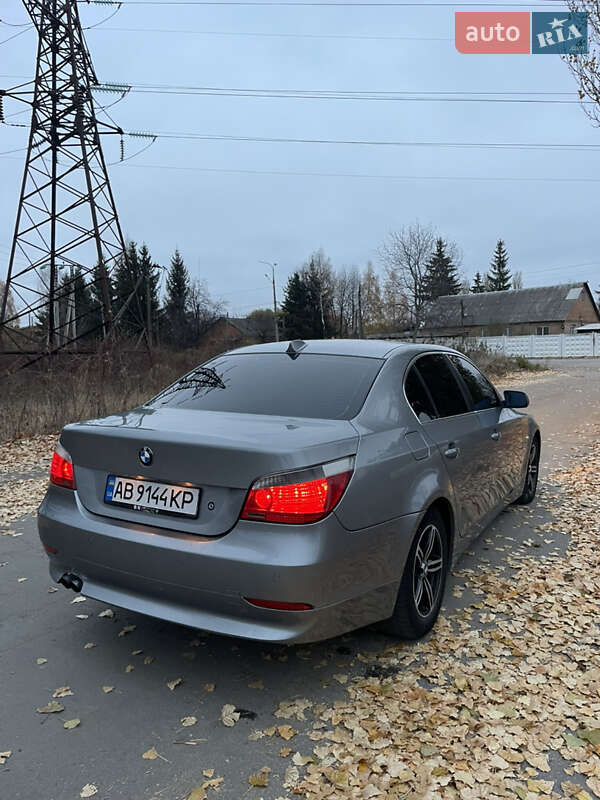 Седан BMW 5 Series 2004 в Калиновке