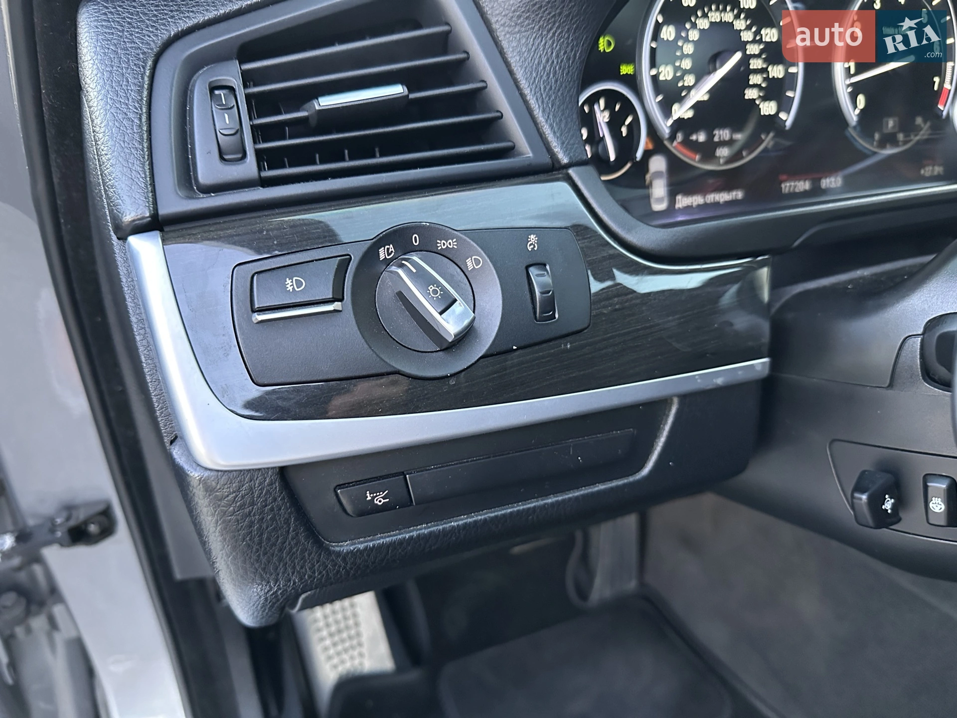 2012 BMW 5er - мініатюра 32