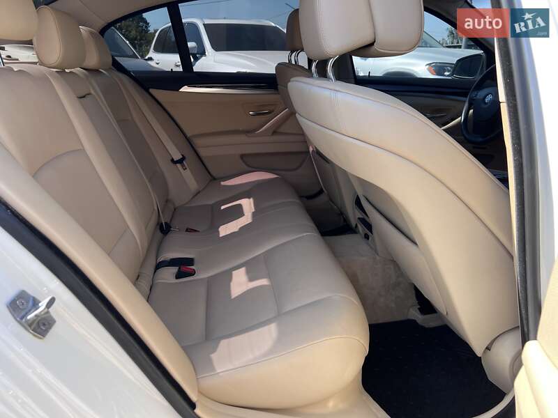 Седан BMW 5 Series 2013 в Нововолинську