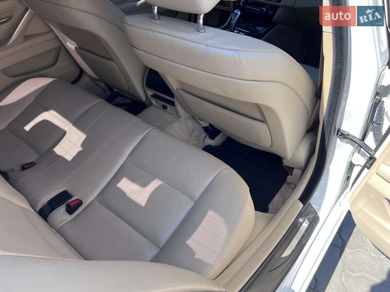 Седан BMW 5 Series 2013 в Нововолинську