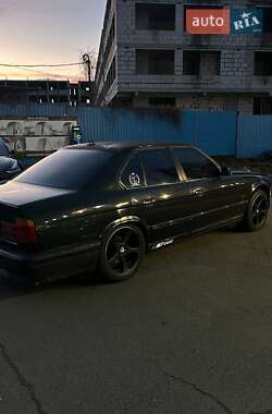 Седан BMW 5 Series 1990 в Киеве