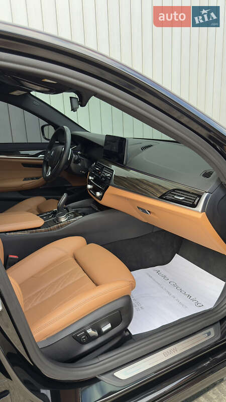 Седан BMW 5 Series 2021 в Черновцах