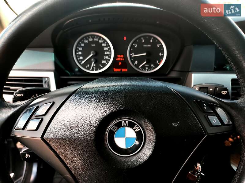 Седан BMW 5 Series 2004 в Киеве