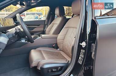 Седан BMW 5 Series 2023 в 