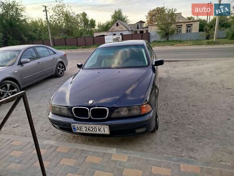 Седан BMW 5 Series 1999 в Новомосковске