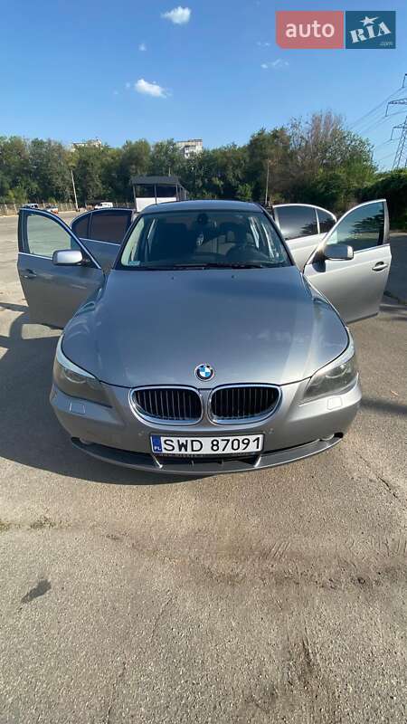 Седан BMW 5 Series 2004 в Запоріжжі