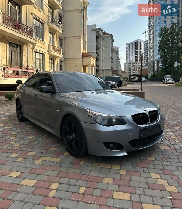 Седан BMW 5 Series 2004 в Одессе