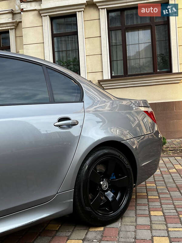 Седан BMW 5 Series 2004 в Одессе