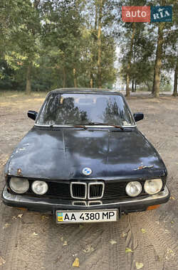 Седан BMW 5 Series 1987 в Новых Петровцах